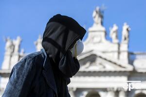 Учені сподіваються, що погода допоможе побороти епідемію коронавірусу