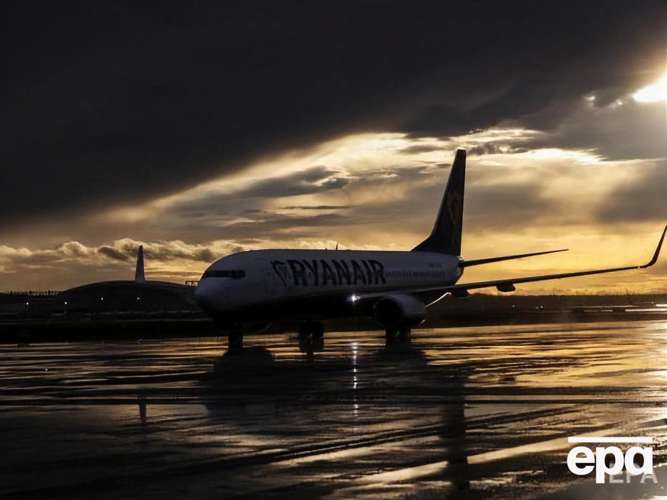 Через коронавірус два великі лоукостери зупинили сполучення з Італією