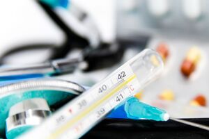 У украинцев, находившихся в одном самолете с инфицированной, не было температуры и других признаков заболевания