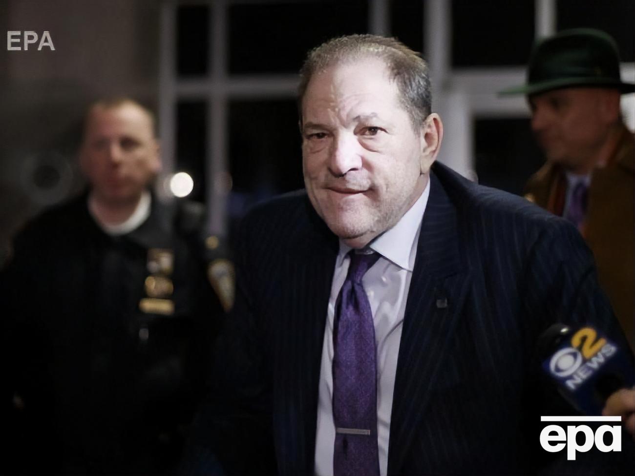 В 2017 году Вайнштейн отдал распоряжение убить Энистон