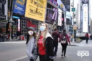 В Нью-Йорке задействуют нацгвардию, чтобы помочь закрыть общественные места для замедления распространение вспышки инфекции