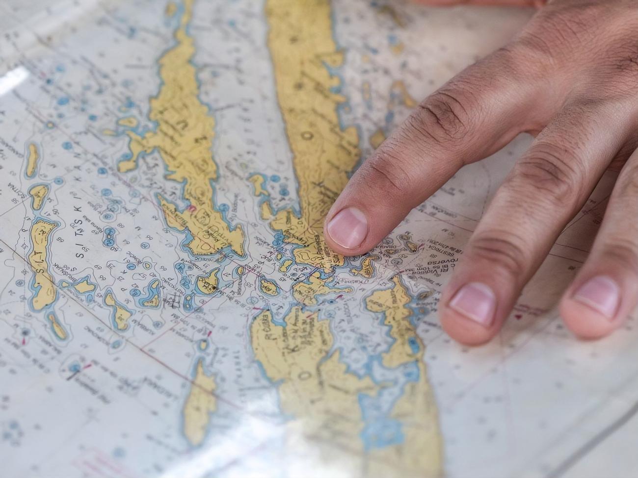 20 февраля вблизи Нигерии пираты похитили 10 членов экипажа Alpine Penelope