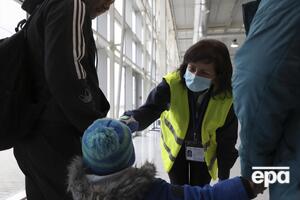 Детсады и школы в Киеве закрыты, поскольку дети могут быть переносчиками вируса, сказал мэр