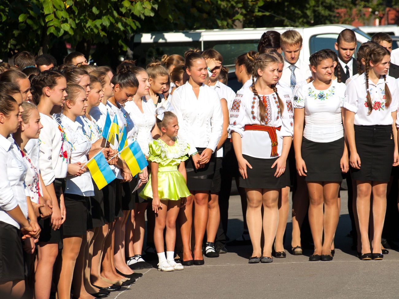 Обов'язковими предметами ЗНО для всіх випускників шкіл є українська мова та література