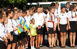 Обов'язковими предметами ЗНО для всіх випускників шкіл є українська мова та література