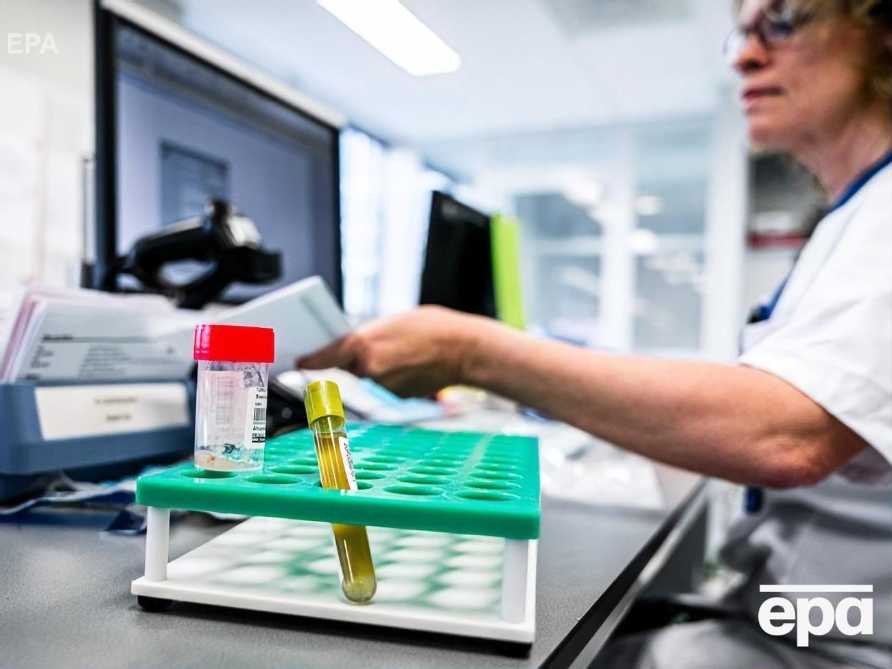 Лабораторно подтверждено уже три случая COVID-19 в Украине