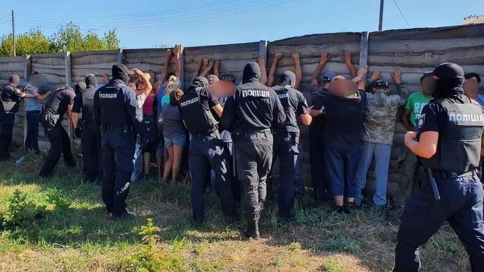 У нападі брали участь десятки осіб, обвинувачення складено стосовно п'ятьох