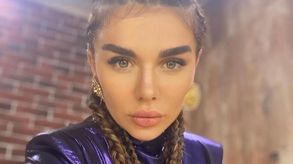 Седокова: Я так боюсь, что эта ситуация рассорит нас всех и мы еще больше закроем свои лица и сердца, потому что так нужно будет, чтобы выжить...