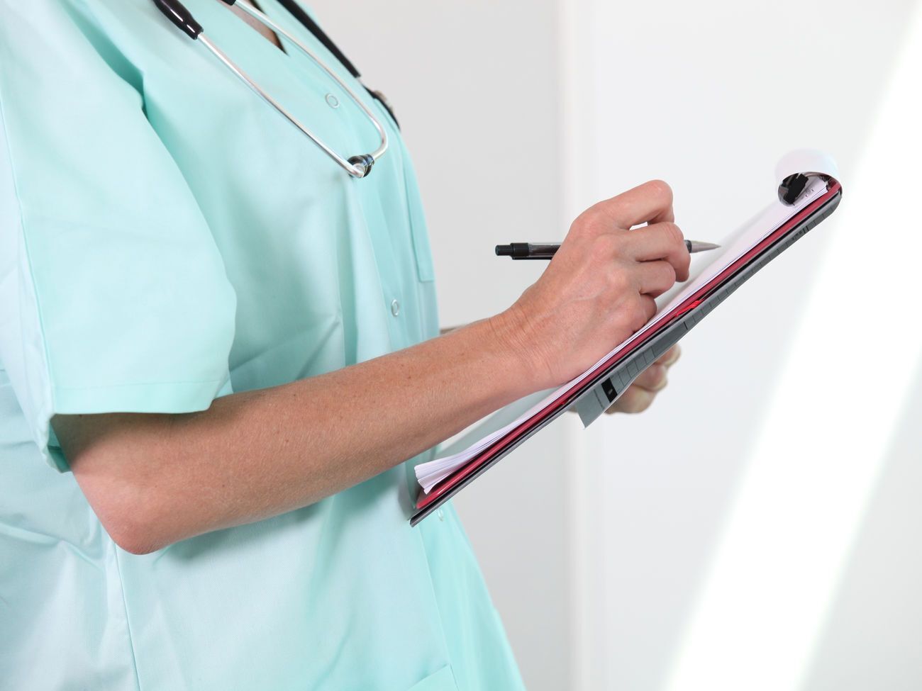 В Украине коронавирусом инфицировано три человека