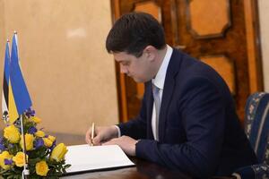 Разумков: Внеочередное заседание, вероятно, будет связано с неотложными действиями
