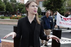 В тюрьме Мэннинг поменяла пол