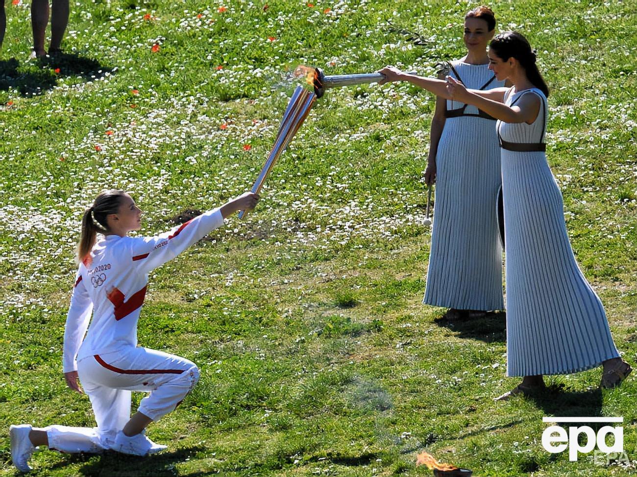 Эстафету олимпийского огня впервые начала женщина – греческая спортсменка, олимпийская чемпионка по стрельбе Анна Коракаки