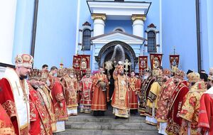 Церковнослужителів попросили дотримуватися дистанції мінімум у 1,5–2 метри