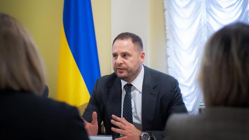 Ермак проводит встречу с нардепами от "Слуги народа" на Банковой