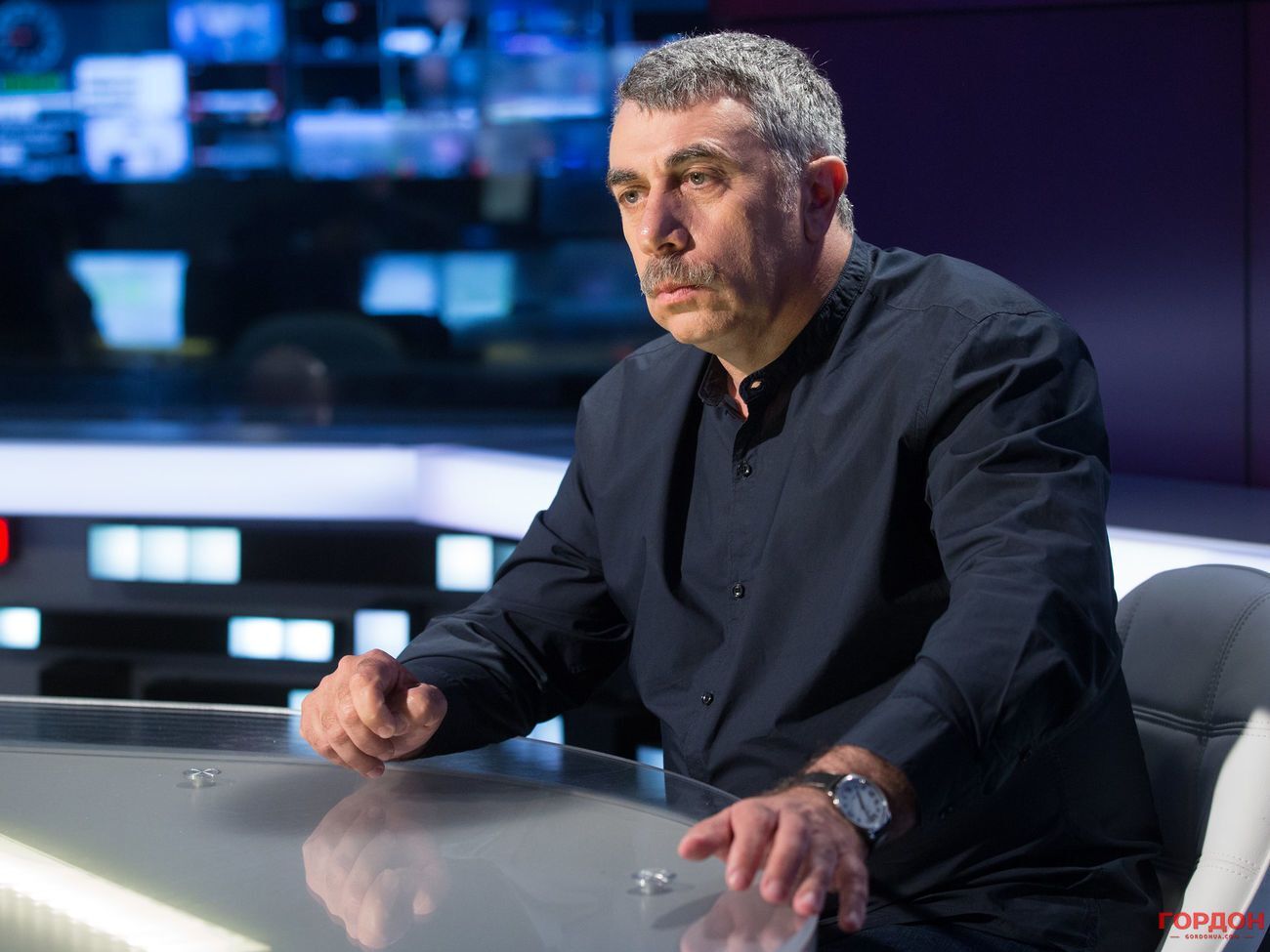 Комаровский считает, что украинцев спасать в Украине "особо некому"