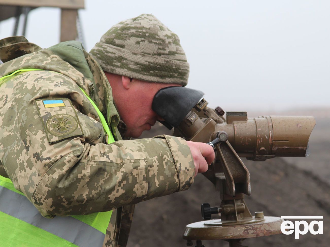 З опівночі бойовики обстрілюють українських військових за кількома напрямками