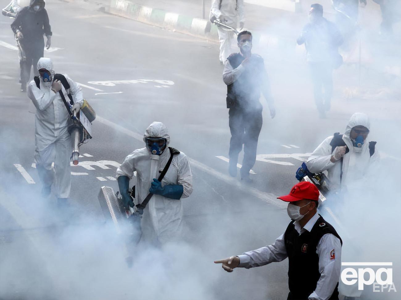 В Иране постоянно дезинфицируют улицы