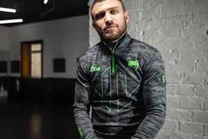 Ломаченко начал профессиональную карьеру в 2013 году