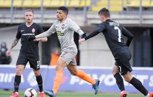 "Заря" победила "Шахтер" со счетом 1:0