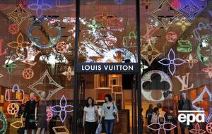Компания LVMH Moët Hennessy – Louis Vuitton SE пообещала, что будет выпускать антисептики столько, сколько нужно