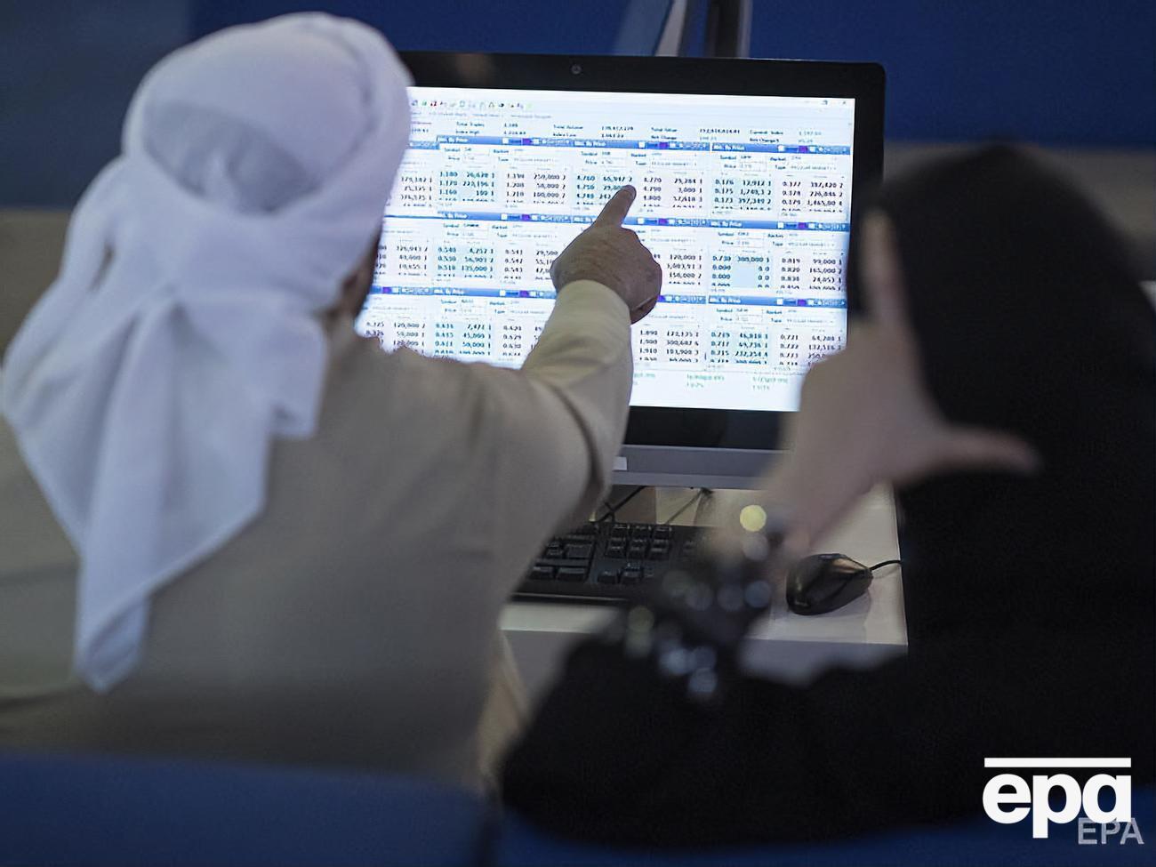 Нефть подешевела до четырехлетнего минимума