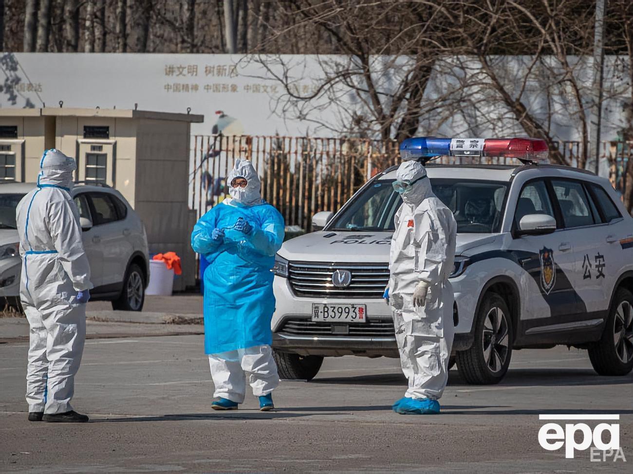 На Китай припадає приблизно половина всіх світових випадків інфікування коронавірусом і смертей від COVID-19