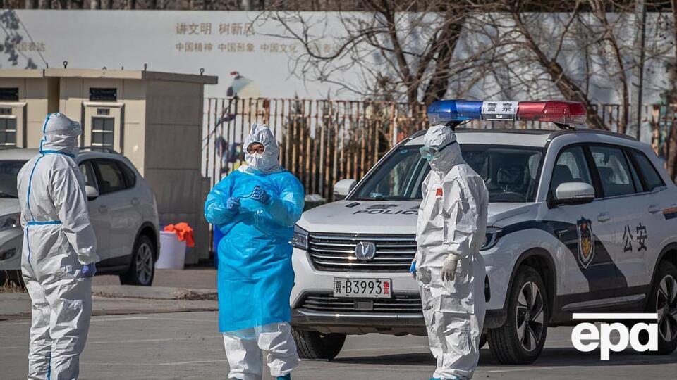 На Китай припадає приблизно половина всіх світових випадків інфікування коронавірусом і смертей від COVID-19