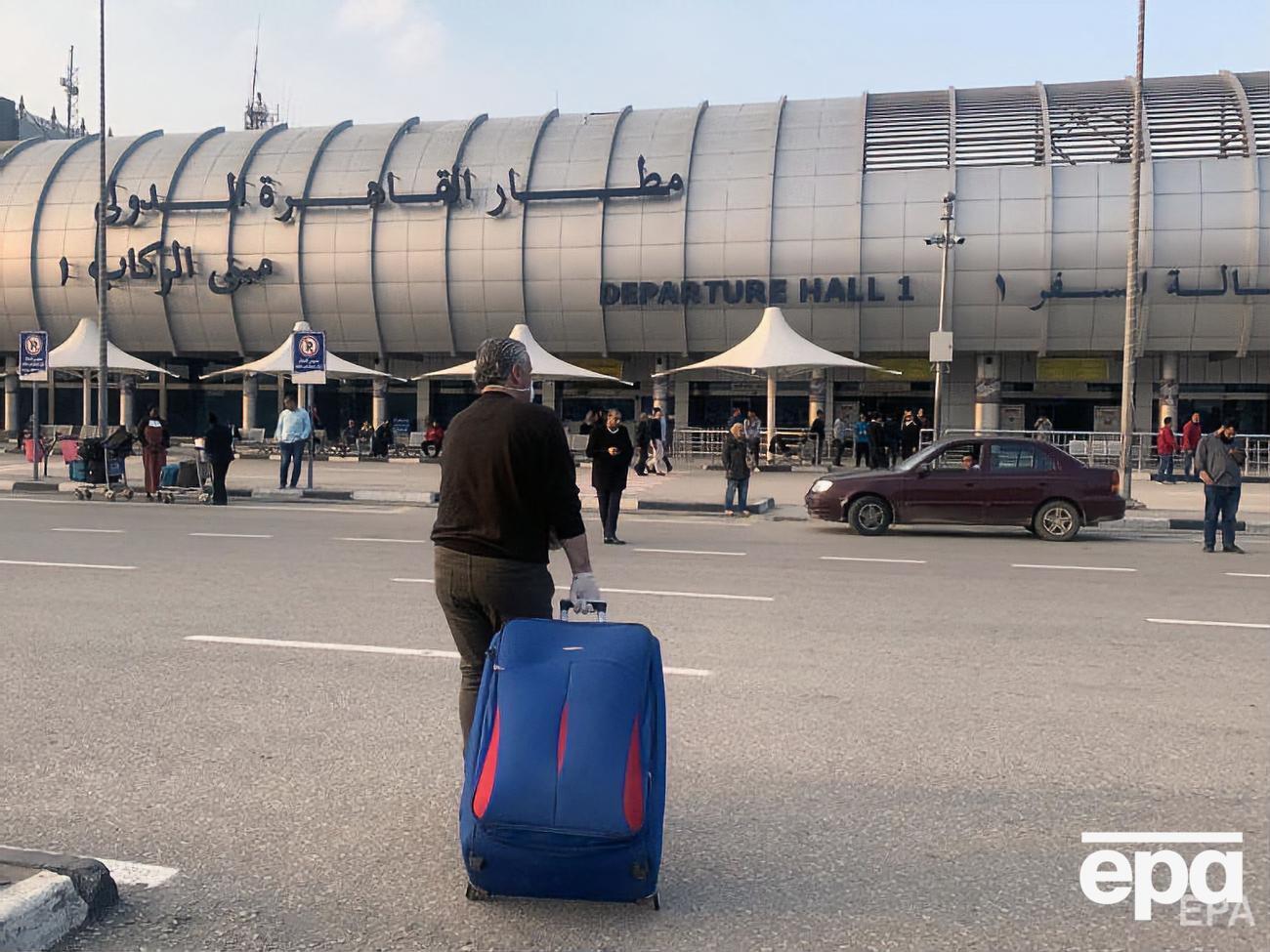 Египет временно закрывает аэропорты