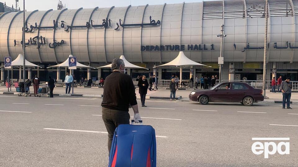 Египет временно закрывает аэропорты