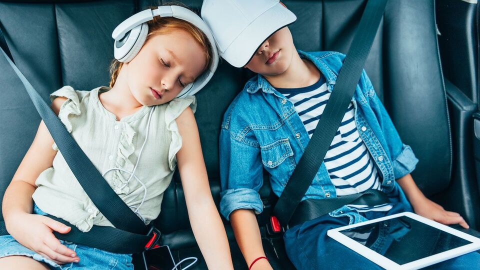 Авторы законопроекта считают, что крупные интернет-компании на каждом шагу заставляют детей покупать товары