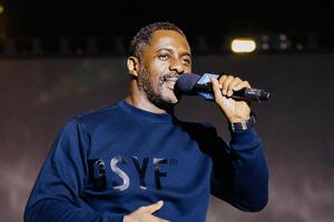 Эльба: Мой анализ на COVID-19 оказался положительным