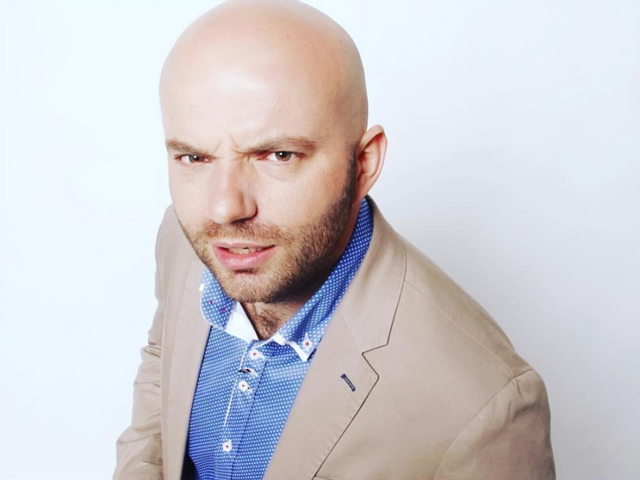 Демин утверждает, что причиной облысения стала его партнерша по утренним радиоэфирам Таня Татарченко