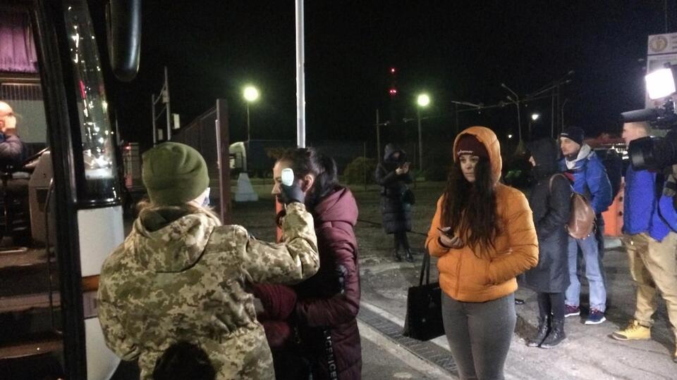 Граждан доставили в Украину на автобусах, выделенных органами местной власти