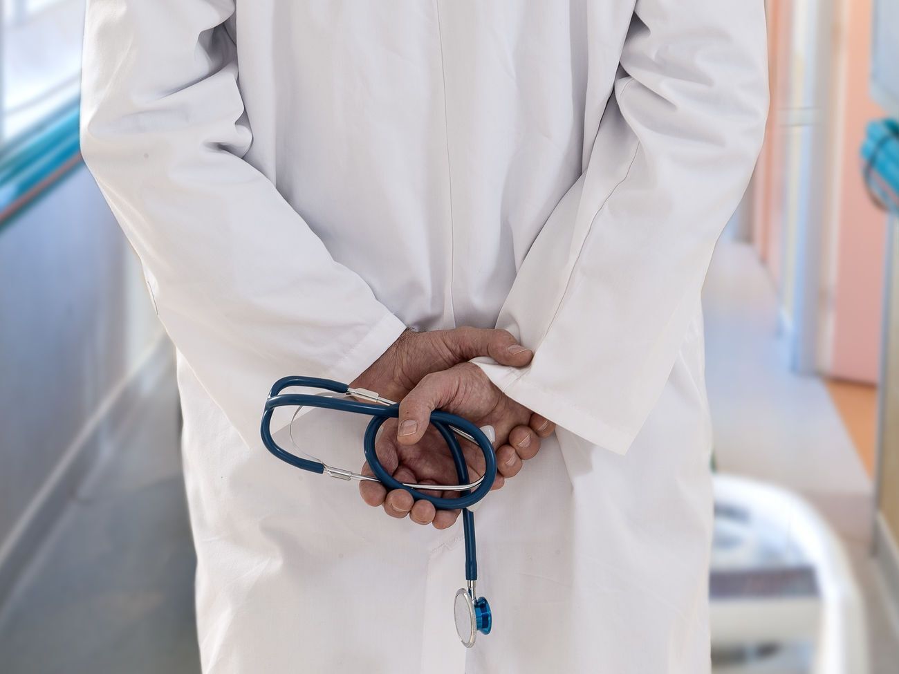 Коронавірусом в Україні заразилося семеро людей, одна з них померла