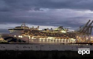 Лайнер стоял в порту Окленда на карантине