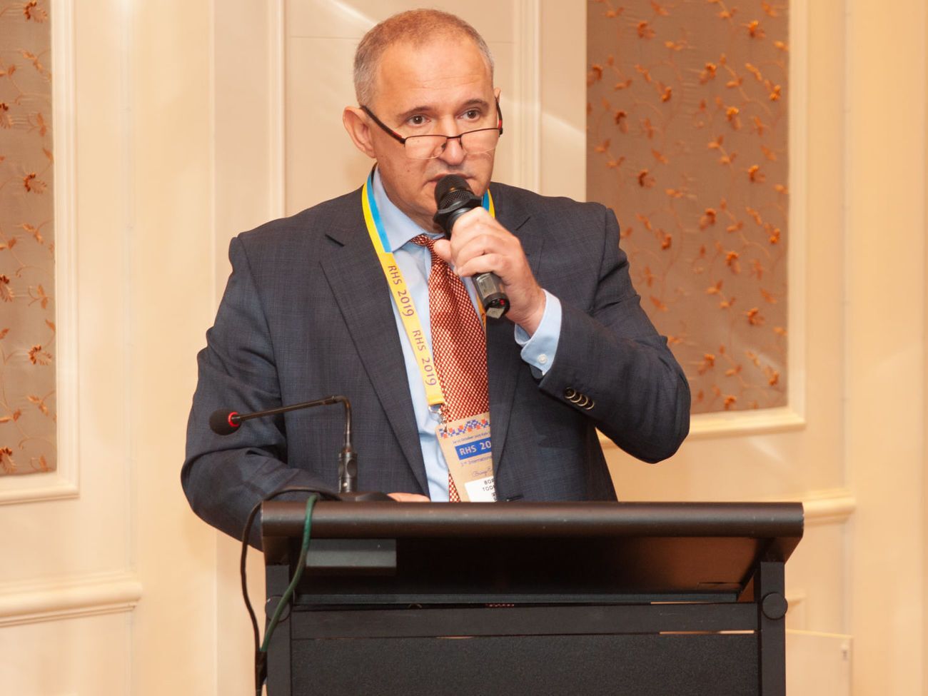 Тодуров сообщил, что Институт сердца готов к поступлению больных, которым потребуются ИВЛ и ЭКМО