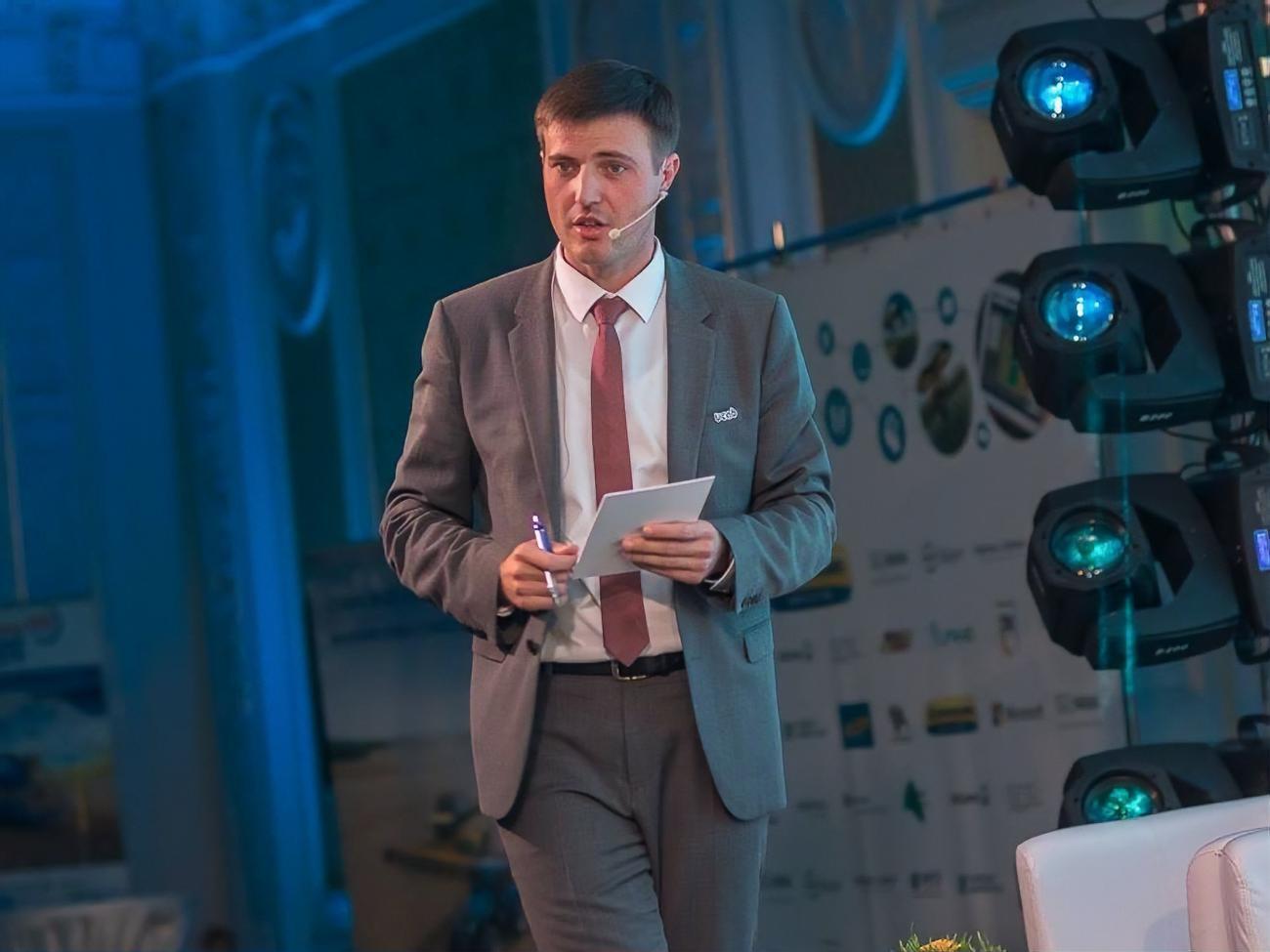 Минэкономразвития будет отслеживать цены на муку, хлеб, макароны, гречку, рис, говядину, свинину, сало и некоторые другие товары, сообщил Высоцкий