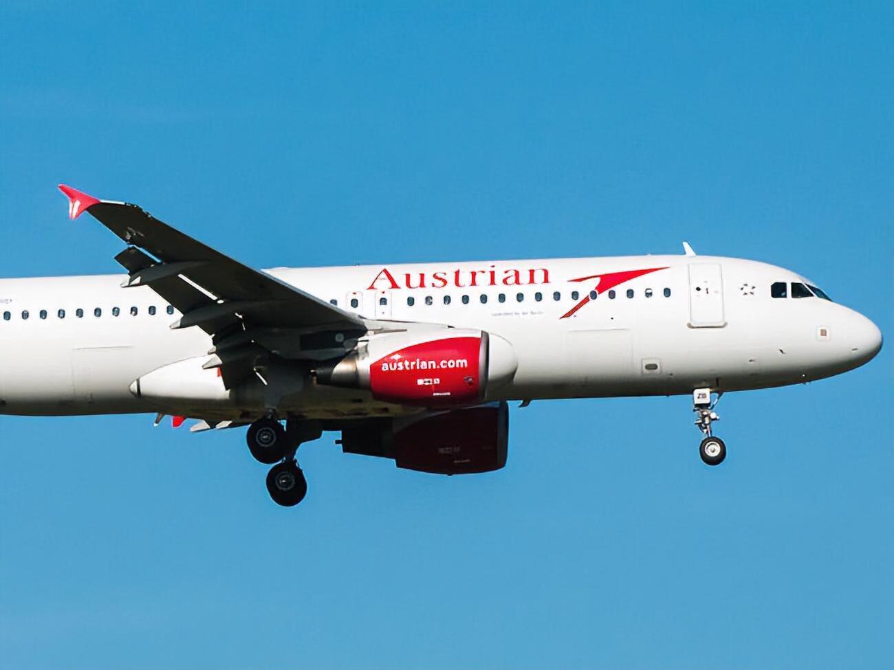 Украинцев домой доставит самолет австрийской компании