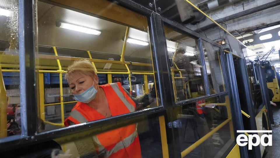 Комунальний транспорт у Києві дезінфікують перед виїздом на маршрут і ввечері в депо