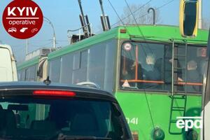 Из-за закрытия метро наземный транспорт в Киеве переполнен
