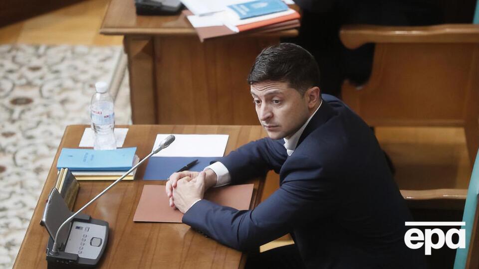 Заяву Сопеля Зеленський (на фото) задовольнив майже за місяць