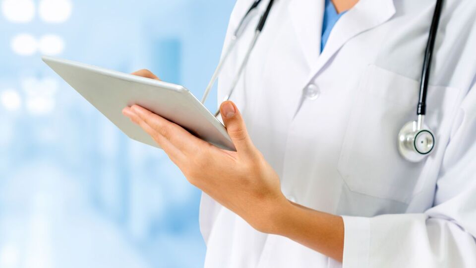 В Донецкой ОГА заверили, что больницы обеспечены всем необходимым, чтобы оказать мужчине помощь