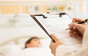 Женщина будет находится в больнице, пока врачи не получат результаты теста на коронавирус