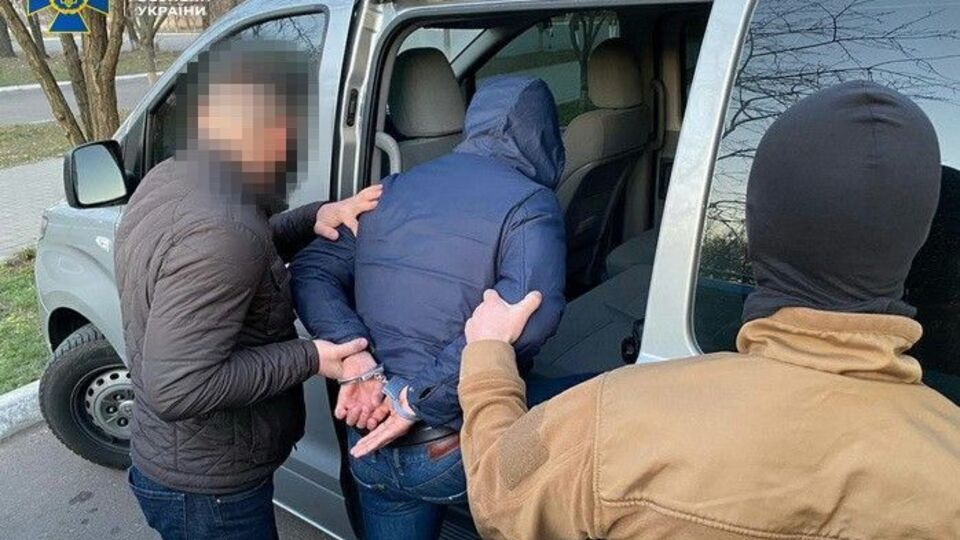 Агента задержали при попытке незаконной передачи разведывательных данных, утверждают в СБУ