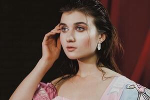 Jerri Heil спершу планувала продати пісню "Охрана_Отмєна"