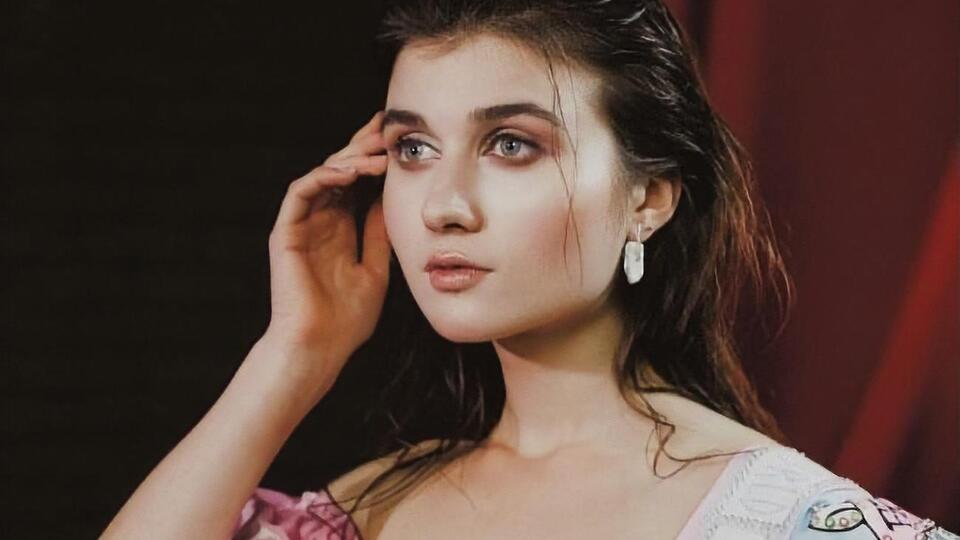 Jerri Heil сперва планировала продать песню "Охрана_Отмєна"