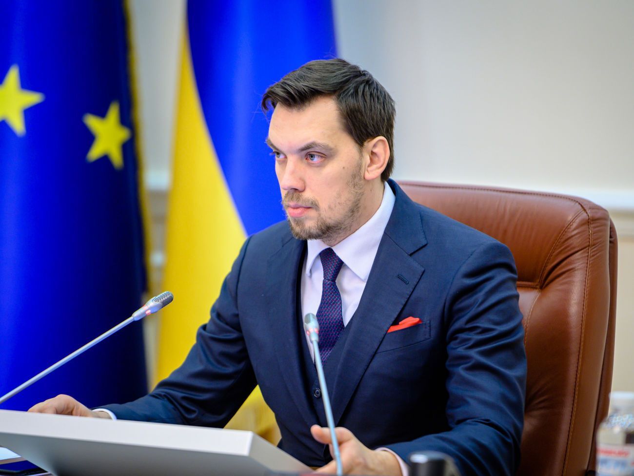 28 февраля СМИ сообщили, что Гончарук решил написать заявление об отставке