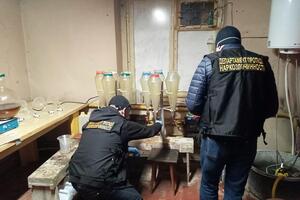 Правоохоронці вилучили приблизно 300 кг наркотичних речовин та понад 2 тонни прекурсорів