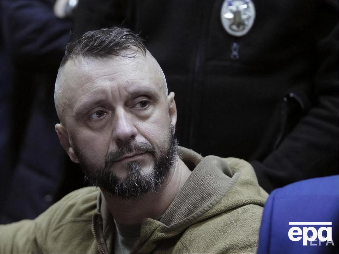 За версією слідчих, Антоненко закладав вибухівку під автомобіль Шеремета