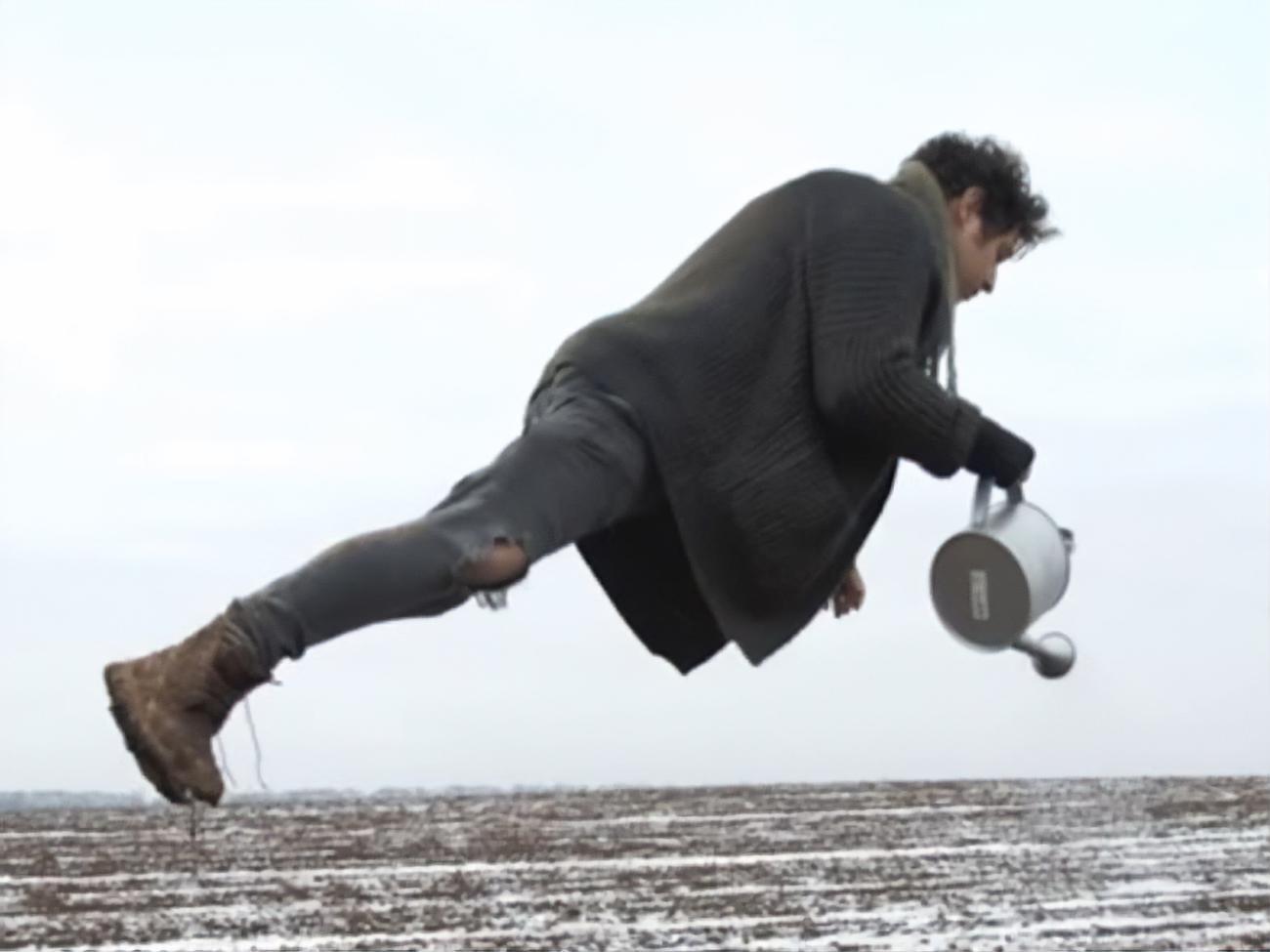 Чтобы поднять Шурова в небо, понадобился подъемный кран